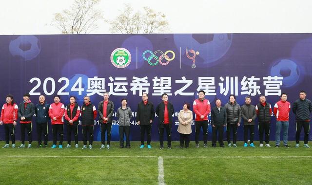 热刺可能终止与洛里的合同 并支付一笔补偿金英媒FootballInsider报道，热刺可能终止与门将洛里的合同。